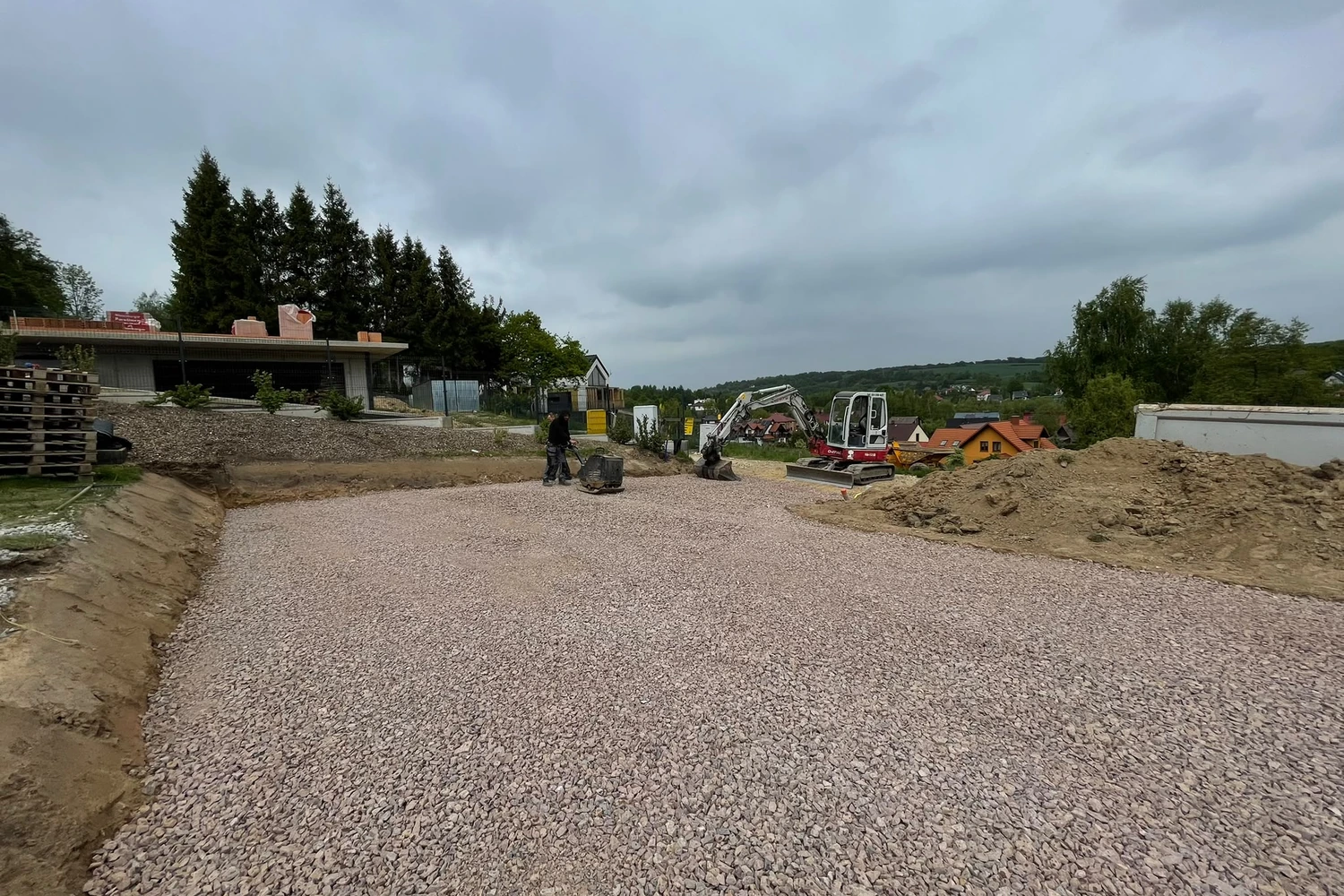Utwardzenie placu i dojazdu kruszywem