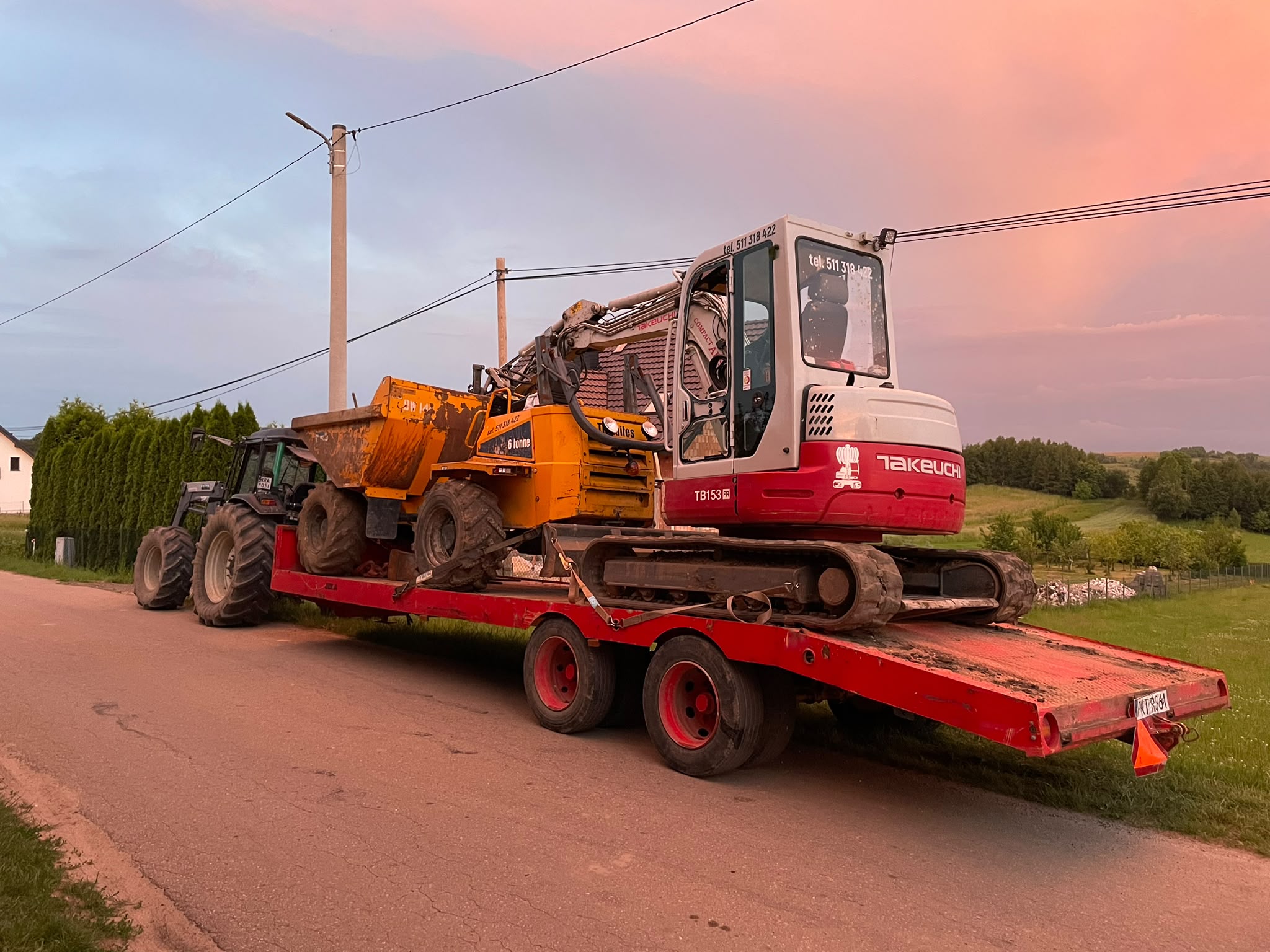 Transport koparek i sprzętu budowlanego – zdjęcie 2