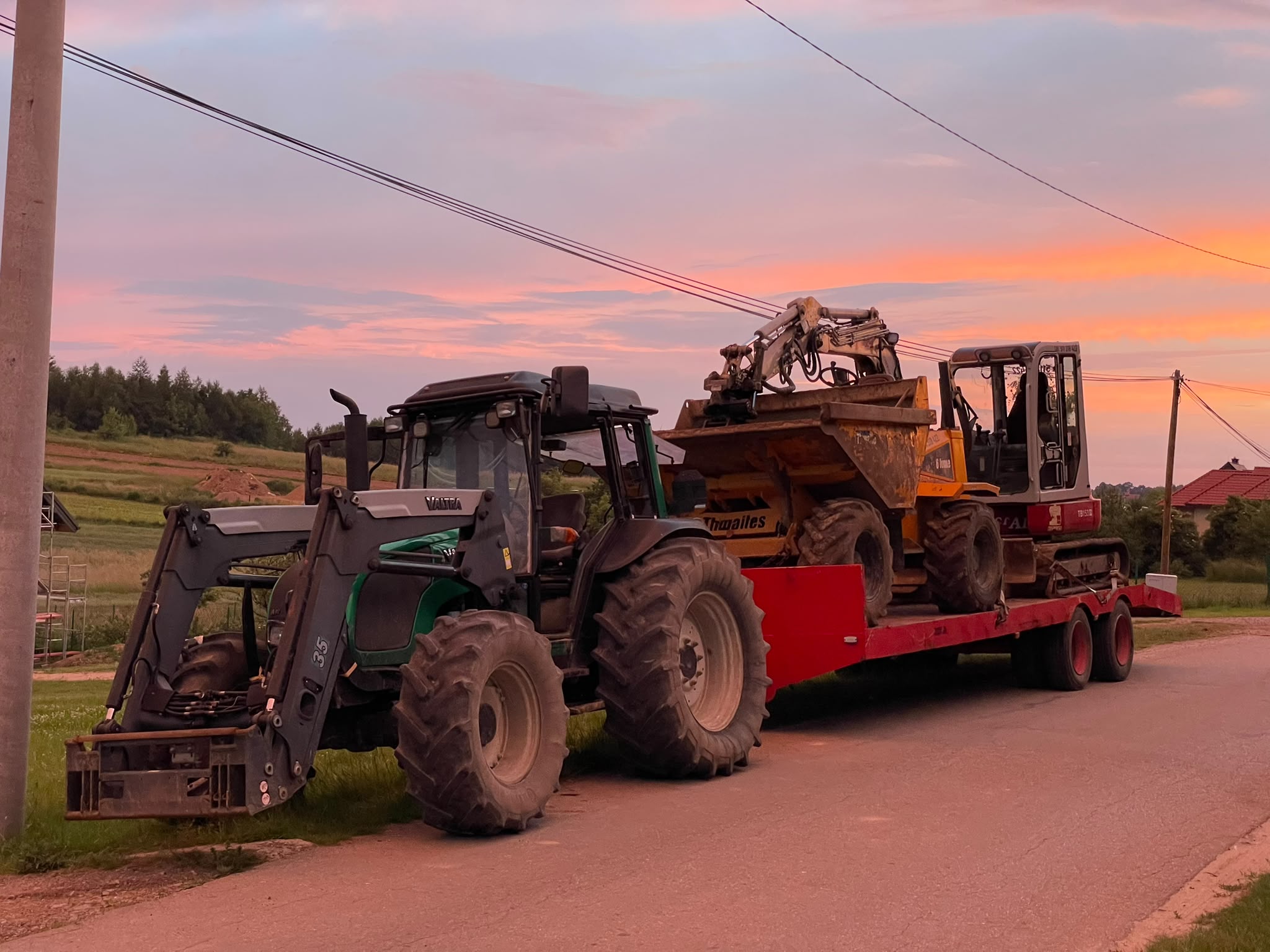 Transport koparek i sprzętu budowlanego