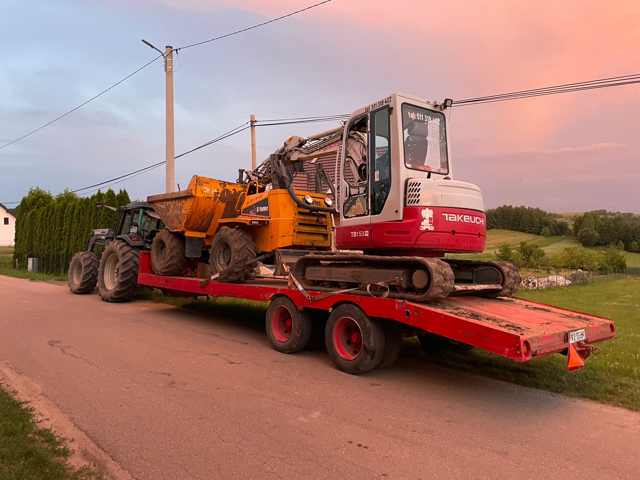 Transport koparek i sprzętu budowlanego – zdjęcie 3
